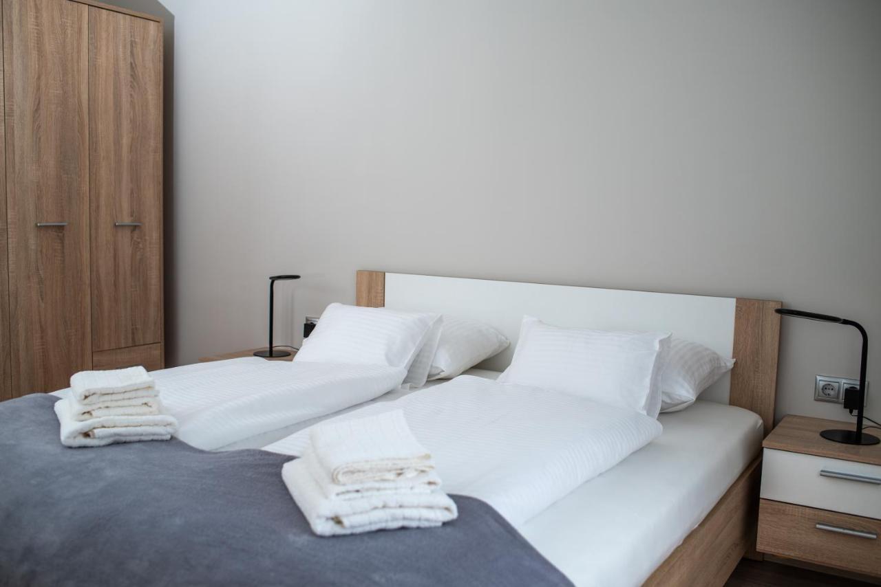 Twins Apartman Heviz Exterior photo